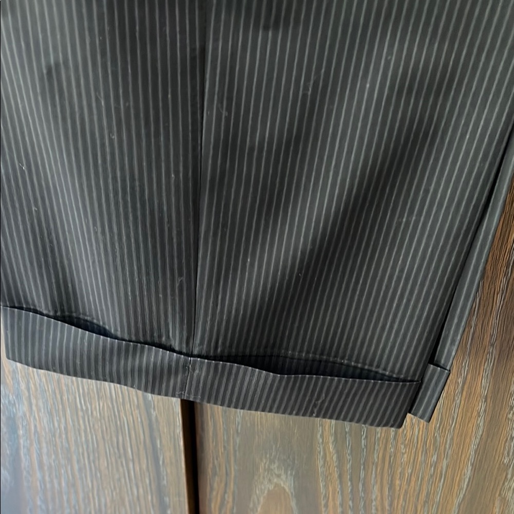 Hugo Boss Suit Black Pinstripe, 100% Virgin Wool, Made in USA, 40R - Picture 13 of 16